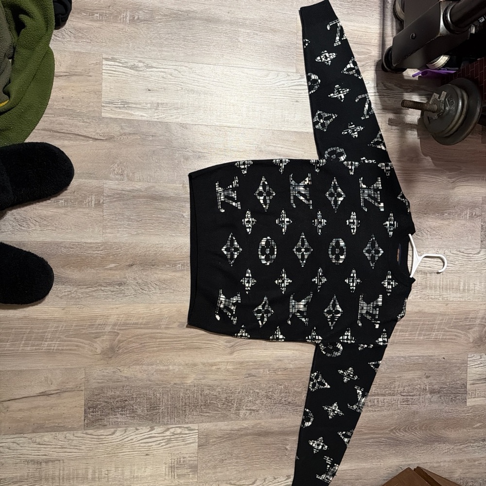 Louis Vuitton Black Crewneck Sweater with White Monogram Pattern - Picture 3 of 5